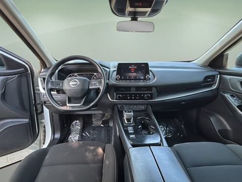 Used 2025 Nissan Rogue S FWD image 16
