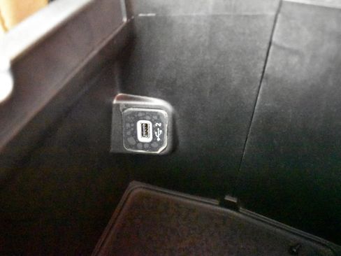 Used 2020 Jeep Wrangler Sport image 32