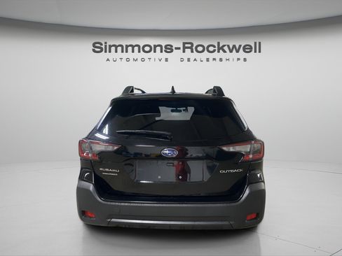 Used 2025 Subaru Outback Premium AWD/4WD image 4