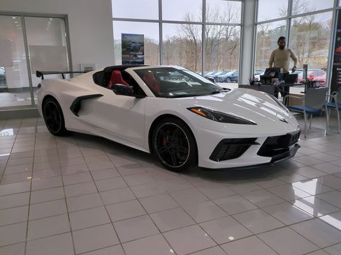 Used 2023 Chevrolet Corvette Stingray Coupe w/ 1LT image 2