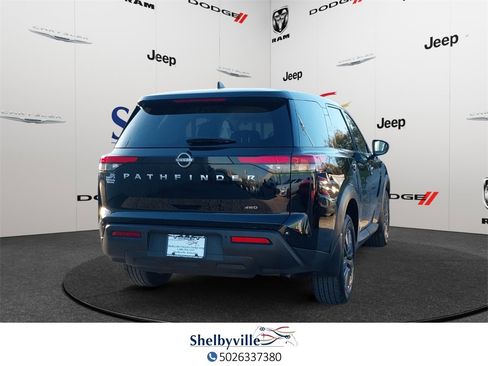 Used 2024 Nissan Pathfinder S image 3
