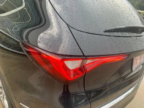 Used 2022 Acura MDX SH-AWD w/ Advance Package image 3