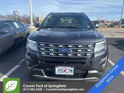 Used 2017 Ford Explorer Limited image 3