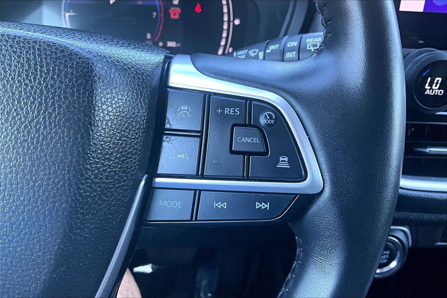 Used 2025 Toyota Grand Highlander FWD image 18