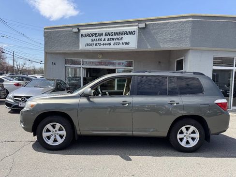 Used 2010 Toyota Highlander SE image 4