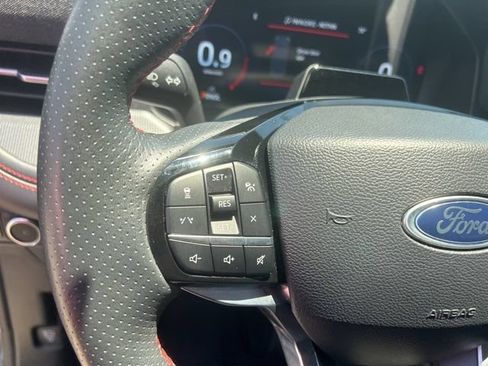 Used 2025 Ford Explorer ST-Line w/ ST-Line Street Pack AWD/4WD image 18