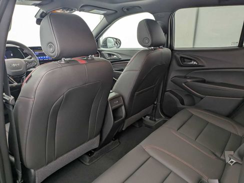 New 2026 Chevrolet Trax RS w/ Sunroof Package FWD image 19