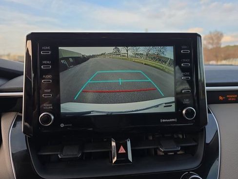 Used 2021 Toyota Corolla LE image 21