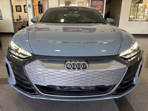 Used 2022 Audi e-tron GT Premium Plus image 27