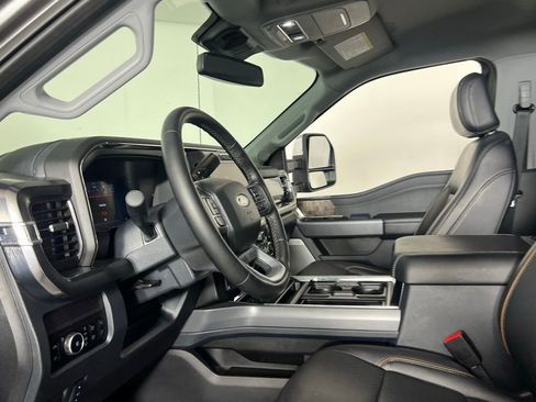 Used 2025 Ford F250 Lariat w/ Chrome Package image 22