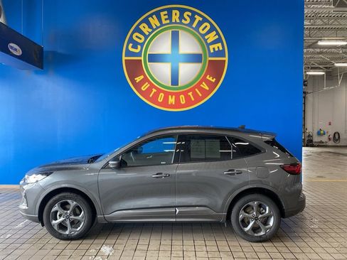 Used 2023 Ford Escape ST-Line image 8