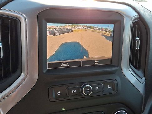 Used 2022 Chevrolet Silverado 1500 Custom image 17