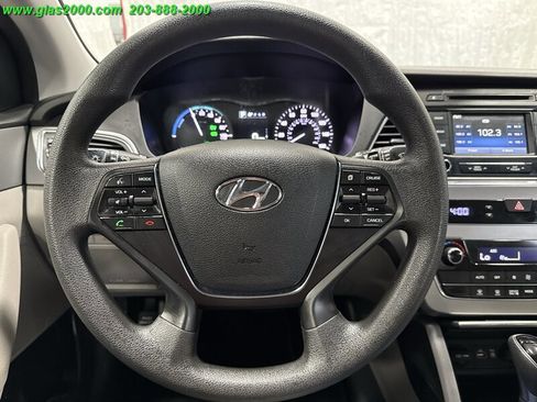 Used 2016 Hyundai Sonata SE image 4