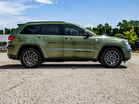 Used 2021 Jeep Grand Cherokee Trailhawk AWD/4WD image 2