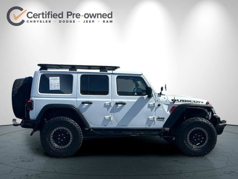 Used 2022 Jeep Wrangler Unlimited Rubicon w/ LED Lighting Group AWD/4WD image 3
