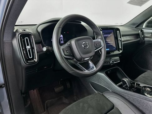 Used 2023 Volvo XC40 Recharge Ultimate w/ Protection Package Premier AWD/4WD image 9