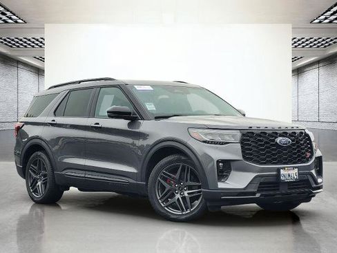 Certified 2025 Ford Explorer ST AWD/4WD image 2
