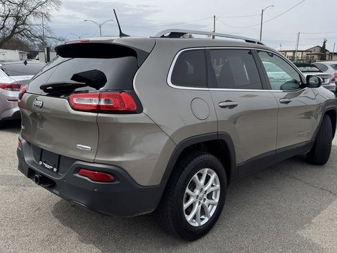 Used 2017 Jeep Cherokee Latitude w/ Safety/Convenience Group image 8