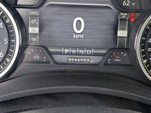 Used 2024 RAM 2500 Laramie w/ Towing Technology Group AWD/4WD image 11