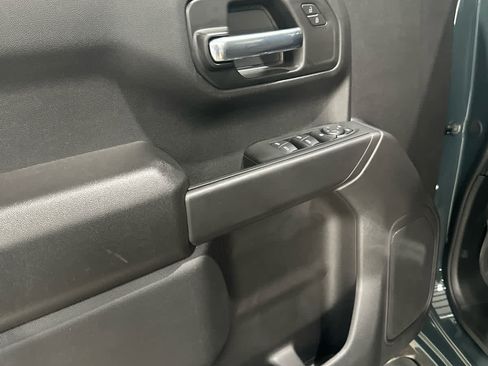 Used 2026 Chevrolet Silverado 1500 Custom Trail Boss w/ LPO, Dark Essentials Package AWD/4WD image 17