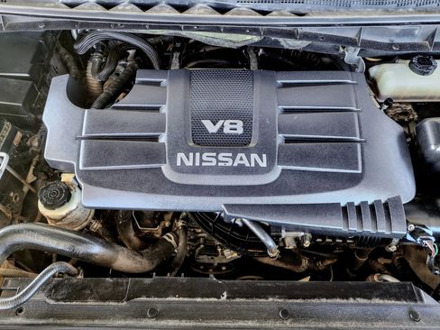 Used 2017 Nissan Titan S image 38