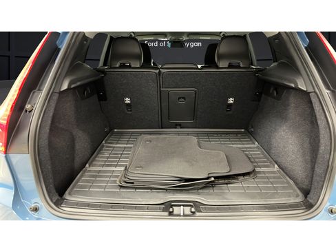 Used 2024 Volvo XC40 B5 Core w/ Protection Package Premier AWD/4WD image 26