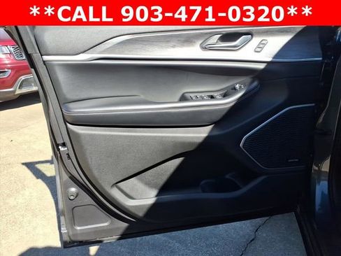 Used 2022 Jeep Grand Cherokee L Limited image 23