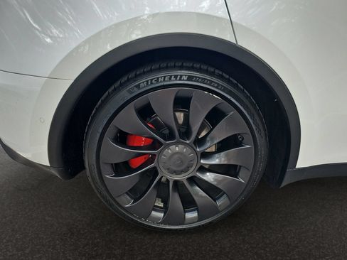 Used 2022 Tesla Model Y Performance AWD/4WD image 41