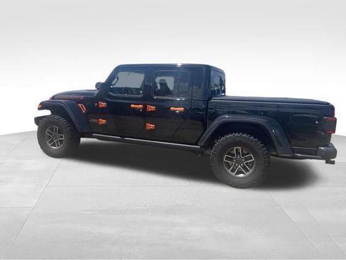 Used 2025 Jeep Gladiator Mojave AWD/4WD image 21