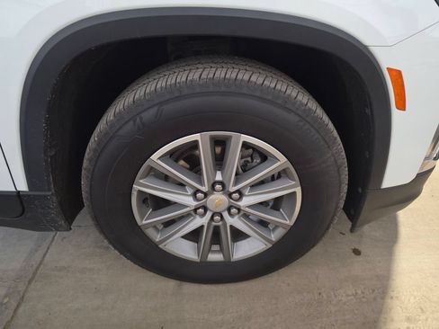 Used 2023 Chevrolet Traverse LT w/ LPO, Cargo Package AWD/4WD image 3
