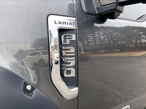 Used 2017 Ford F250 Lariat w/ Lariat Value Package image 8