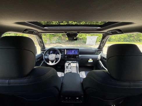 Used 2026 Lexus GX 550 AWD/4WD image 34