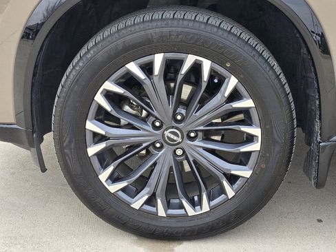 Used 2024 Nissan Rogue Platinum w/ Platinum Premium Package image 17