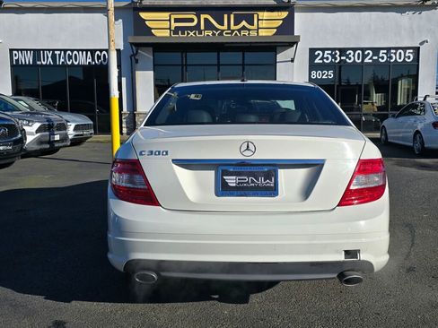 Used 2009 Mercedes-Benz C 300 Sedan image 8