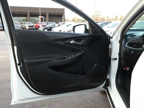 Used 2024 Chevrolet Malibu LT image 21