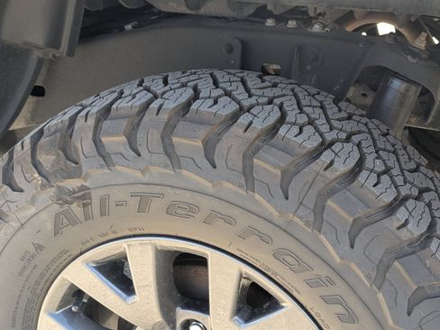 Used 2020 Toyota Tacoma SR RWD image 22