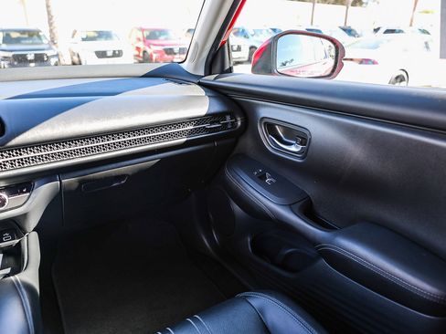 Certified 2025 Honda HR-V EX-L image 6