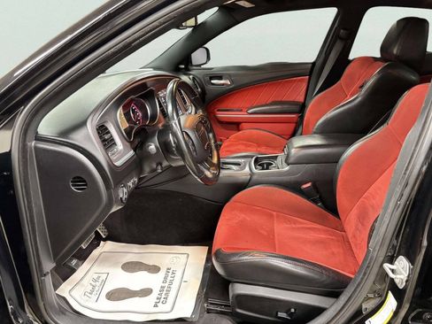 Used 2019 Dodge Charger Scat Pack w/ Plus Group RWD image 17