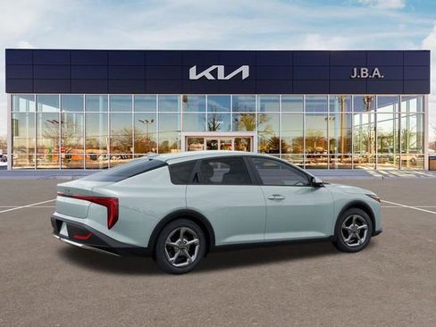 New 2026 Kia K4 LXS image 6