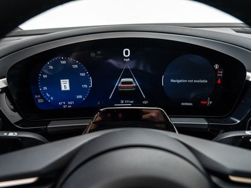 New 2026 Porsche Macan 4 Electric image 15