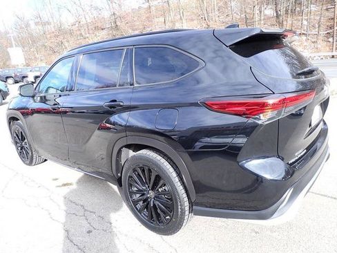 Certified 2023 Toyota Highlander XSE image 8