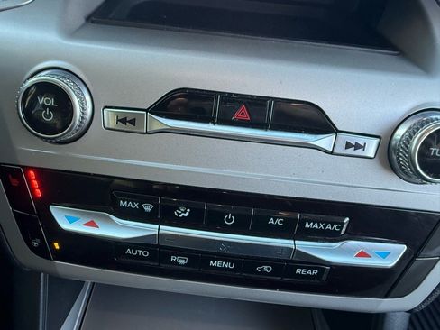 Used 2023 Ford Explorer XLT w/ Equipment Group 202A image 21