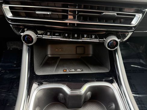 New 2026 Chevrolet Traverse LT w/ Midnight/Sport Edition image 29