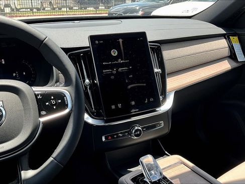New 2026 Volvo XC90 B5 Core w/ Protection Package Premier image 17