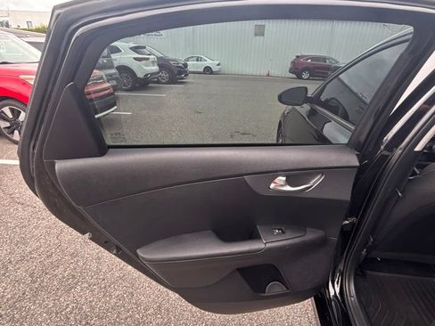 Used 2021 Kia Forte LXS FWD image 16