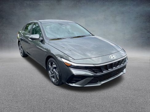 New 2025 Hyundai Elantra Limited image 33