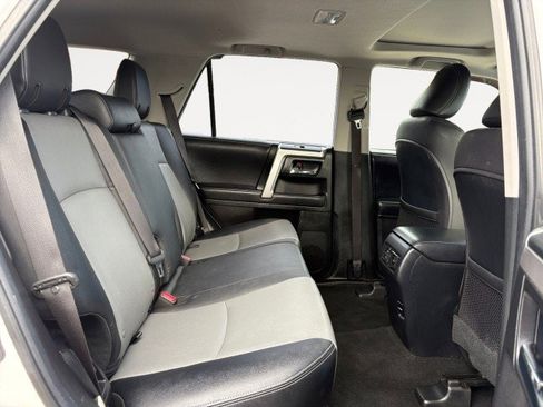 Used 2018 Toyota 4Runner SR5 Premium image 11