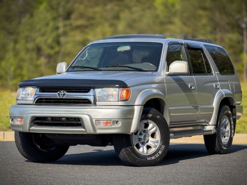 Used 2002 Toyota 4Runner Limited AWD/4WD image 2