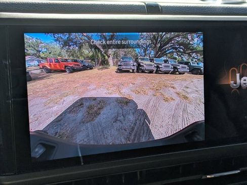 New 2025 Jeep Gladiator Sport image 21