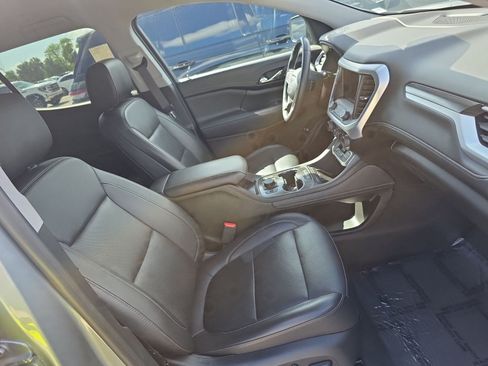 Used 2023 GMC Acadia SLT w/ Elevation Edition FWD image 12